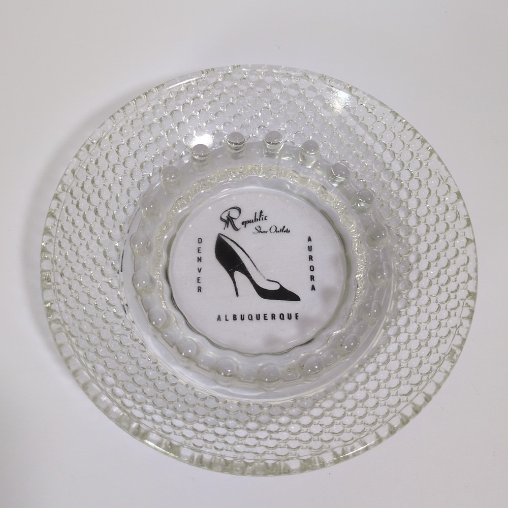 HOBNAIL AND PRESSED GLASS Round 5" Vintage Ashtray "Republic Shoe Outlet" EUC